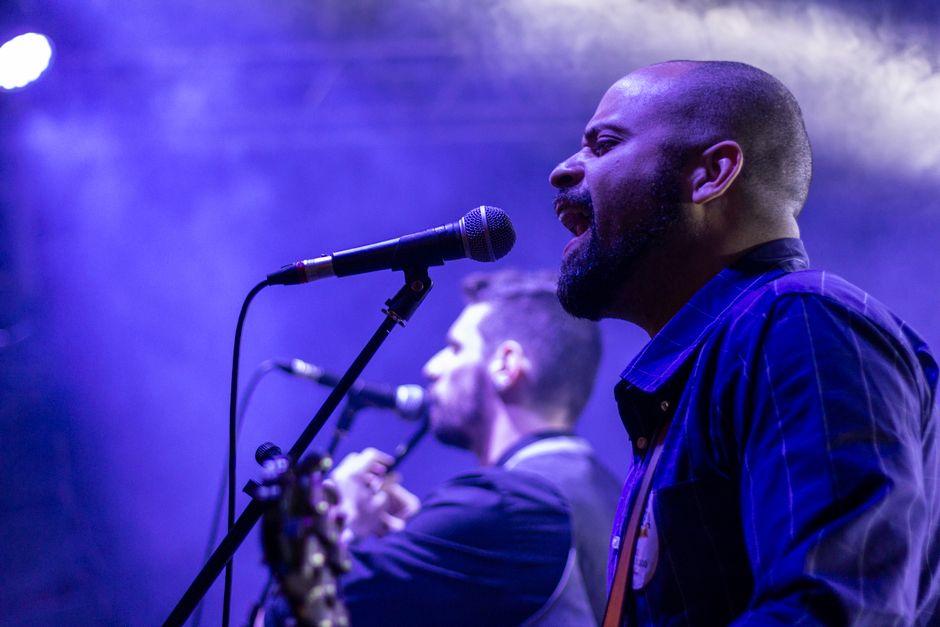 Featured Artist: RainingOnRoses